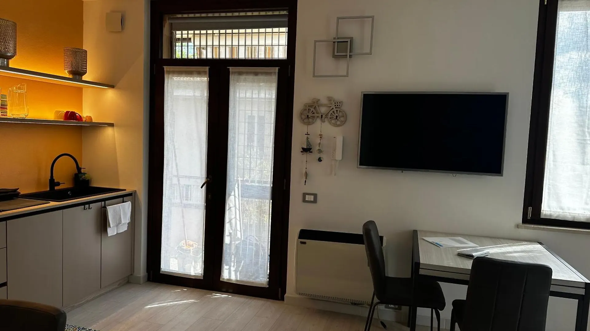 Timetofreedom Studio Privatstrand Mit Pool Sirmione Italien